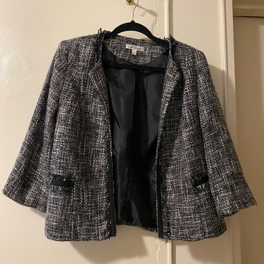 Beautiful black&white Blazer